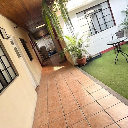 El Extranjero Hostal Antigua Esterno foto