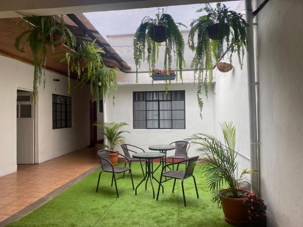 El Extranjero Hostal Antigua Esterno foto