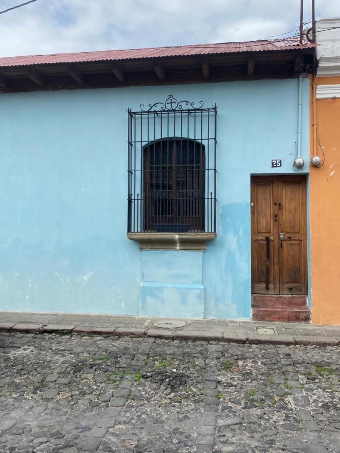 El Extranjero Hostal Antigua Esterno foto