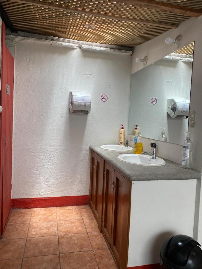 El Extranjero Hostal Antigua Esterno foto