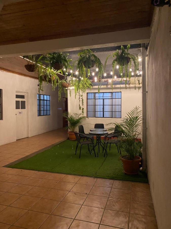 El Extranjero Hostal Antigua Esterno foto