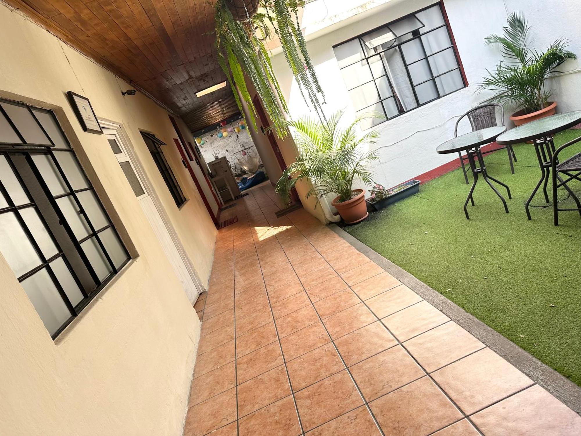 El Extranjero Hostal Antigua Esterno foto